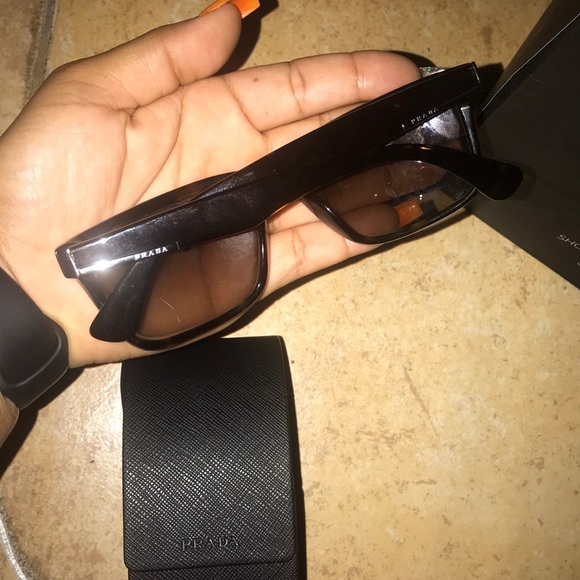 Prada sunglasses - Picture 3 of 5